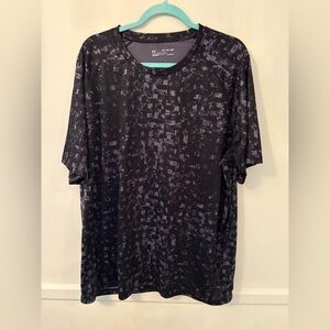 Under Armour Men’s “HeatGear” Shirt.Black/Gray - Loose Fit- Sz 2XL